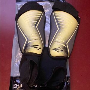 Rawxy Black and Yellow Soccer Shin Guards Young Adults L/XL